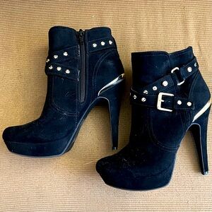 Guess gold studded ankle boots size 6